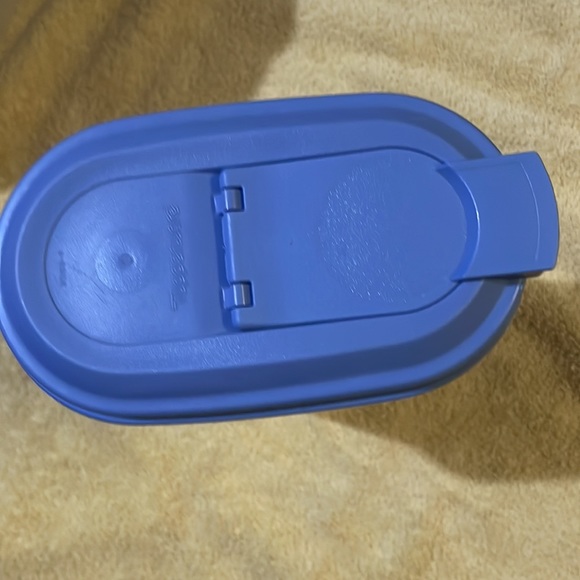 Tupperware - Picture 3 of 8